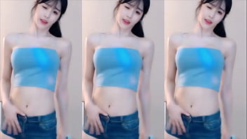 Em Gái Trung Quốc Uốn éo Thân Hình Nóng Bỏng Khiến Anh Em Căng Cứng Không Kiềm Chế