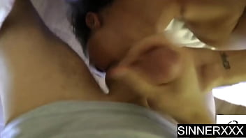 Ibu Tirimu Yang Genit Ngesepong Kontolmu Sembari Ayah Mandi