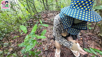Gadis Thailand Merintih Kesepian Di Hutan Belantara, Tubuhnya Bergoyang Menahan Hasrat Yang Menggelegak