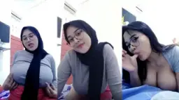 Acha Berhijab, Montoknya Si Manis Berkacamata Yang Menggoda