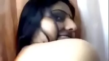 Gadis Seksi Desi Yang Menggoda