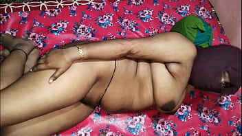 Ibu Menggoda Anak Laki-lakinya Dengan Mulut Panas Demi Mengajarinya Permainan Yang Lebih Intim