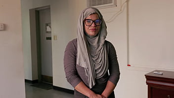 Tante Berjilbab Cosplay – Wajahnya Dihujani Sperma Amerika