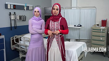 Istri Arab Berjilbab Rela Diisi Sperma Dokter Sampai Hamil