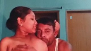 Bhabhi Bangladesh Montok Melepas Baju Di Depan Suami Dengan Gerakan Menggoda