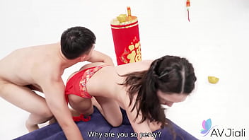 Li Er Si Gadis China Yang Panas Menggoda Bercinta Dengan Pria Pemenang Dalam Permainan Dewasa.