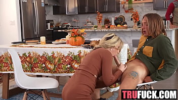 Rasanya Mirip Kalkun Thanksgiving Saat Bergantian Menikmati Kehangatan