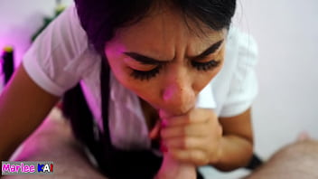 Sekretaris Thailand Yang Hot Mengisap Kontol Sampai Keluar Sperma