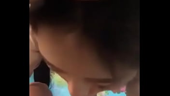 Gadis Tionghoa Seksi Memberikan Blowjob Yang Manis Dan Menggoda