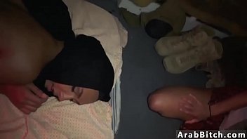 Pijat Fantasi Arab Dan Gadis Muda Pertama Kali Di Rumah Pelacuran Afganistan