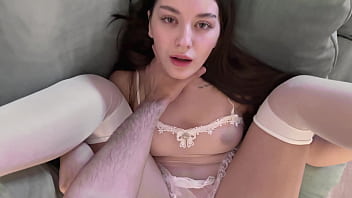 Adik Tiri Telanjang Menggoda Kakak Tiri Dewasa – Mereka Bercinta Dan Dia Muncrat Deras Di Vagina