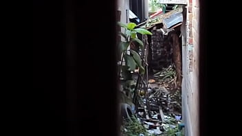 Desi Mengencingi Dan Buang Air Kecil Yang Panas3.avi
