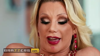 Kulit Dan Pantat Montok Brittany Andrews / Brazzers / Masukkan Kode Xvpromo Di Situs Resmi Untuk Diskon