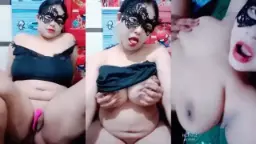 Bunda Velo Tobrot Menggoda Ojol Dengan Aksi Panas Dan Perhiasan Berkilau