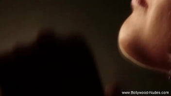 Penari Milf India Menggoda Dengan Gerakan Yang Membuat Nafsu Membara