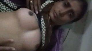 Istri India Telanjang Digelitik Jari Hingga Merintih