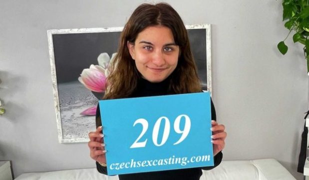 Mía Si Cebol Dihajar Ganas Di Casting Film Dewasa