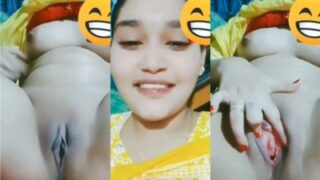 Panggilan Mesum Desa: Gadis Kampung Beraksi Dengan Pria Asing