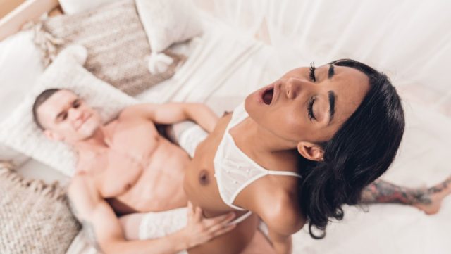 Puasnya Bercinta Dengan Remaja Seksi Yang Bergairah