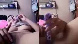 Ukhti Seksi Ketagihan Mengocok Memek