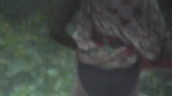 Gadis Desi Buang Air Kecil Dengan Liar