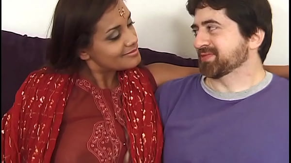 Istri Selingkuh, Bibi Shriya, Digilir Adik Tiri Dan Temannya – Audio Hindi Jernih