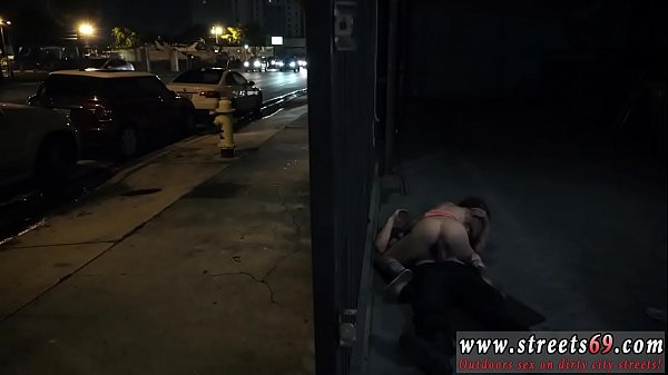 Gadis Arab Pertama Kali Ngesex Oral, Cowok Tergoda Pada Cewek Berkacamata Yang Seksi