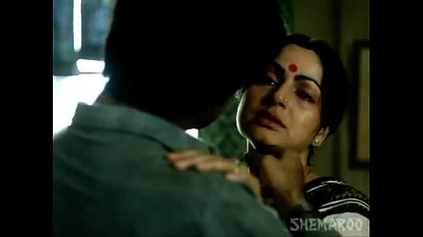 Adegan Mesra Rakhee Yang Menggoda Di Film Klasik Paroma