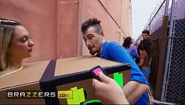 Gadis Jalang Gypsy Rose Dan Sav Shawz Menggila Di Jalanan, Cuma Di Brazzers! Pakai Kode Xvpromo Buat Dapetin Diskon Eksklusif!