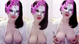 Sosok Montok Sari Dengan Payudara Besar Mulus Menggoda