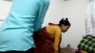 Supir Angkot Mengangkat Saree Dan Ngentot Tante Desi Seksi