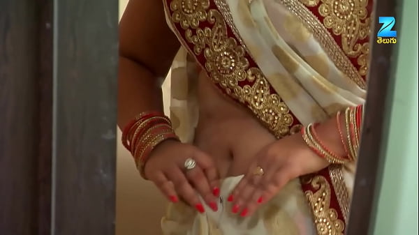 Pusar Seksi Dan Menggoda Aktris Serial Hindi