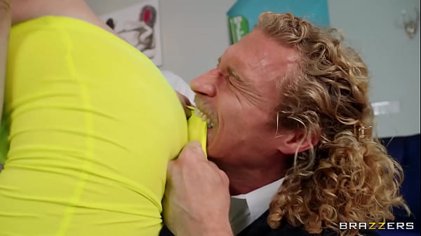 Menguak Detail Adegan Mesra 4: Bercinta Sambil Makan Spaghetti? / Tonton Lengkap Di Brazzers
