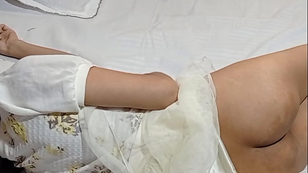 Kakak Tiri India Dan Adik Perempuan Berperan Dalam Adegan Bercinta Panas Dengan Audio Hindi Yang Jelas – Video Seksi Desi Pornstar
