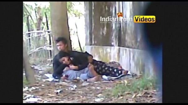 Rekaman Mesum Cewek Desi Ngentot Di Alam Terbuka Bareng Pacar – Video Porno India