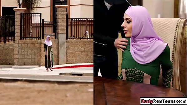 Gadis Arab Yang Menggoda Menghisap Kontol Dan Ditiduri Dengan Liar
