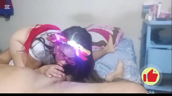 Hijastra Caliente Le Da Una Noche Navideña Inolvidable A Su Padrastro Cachondo