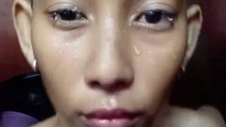 Gadis India Bertubuh Langsing Berpose Seksi Di Kamar Mandi