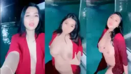Miya Menggoda Di Kolam Renang Yang Basah