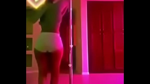 Penari Erotis Desi