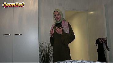 Adik Tiri Berjilbab Turki Ingin Bercinta Sebelum Orang Tua Pulang Ke Rumah