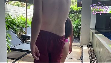 Gadis Thailand Menggoyang Klien Bule Kontol Besar, Sampai Muncrat!