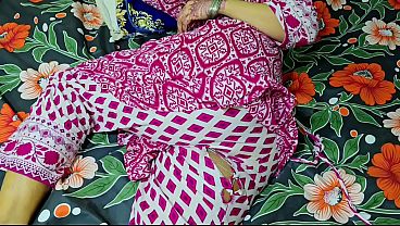 Ibu Tiri Celana Robek, Anak Tiri Ngewe Memek Montok Bunder.