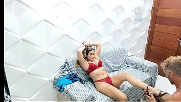 Ibu Mertuaku Yang Masih Muda Sendirian Di Rumah, Haus Sentuhan. Begitu Aku Datang, Dia Merayuku Cepat Biar Kontolku Masuk Ke Lubang Sempitnya Sampai Aku Memuntahkan Semua Di Dalem. Vagninho Sama Vivi Si Nakal.