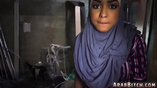 Cewek Arab Nelenin Sperma Abis Itu Mandi, Titik Jatuhnya Pantat, 23km Dari Sini.