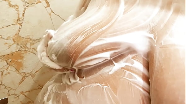 Desi Bhabhi Mandi Basah, Siap Digoyang