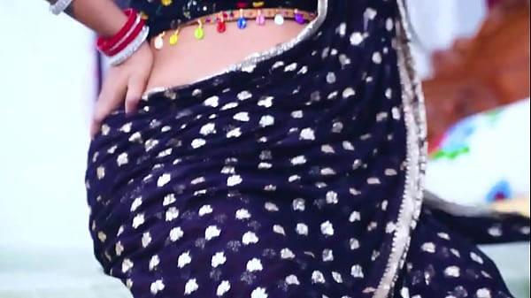 Bokep India: Bhabhi Montok Tete Gede Dientot Sambil Masak Di Dapur