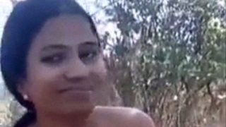 Desi Kampung Muncrat Telanjang Di Luar