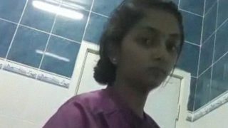 Nurse Cewek Tamil Nadu Di Kamar Mandi Selfie Bugil Mms