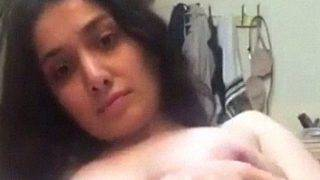 Video Hot Cewek Paki Lagi Colmek Memek Sama Dubur